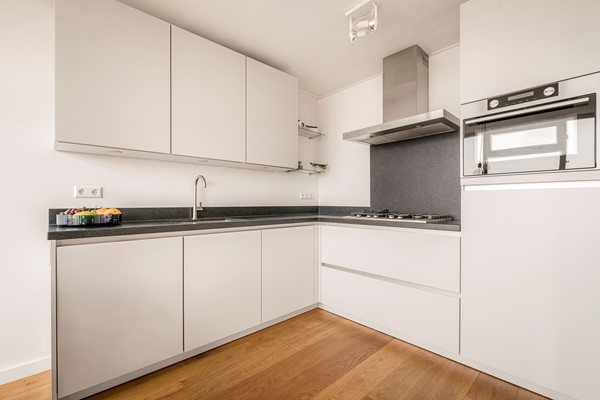 Medium property photo - Jacob van Lennepkade 121E, 1054 ZJ Amsterdam